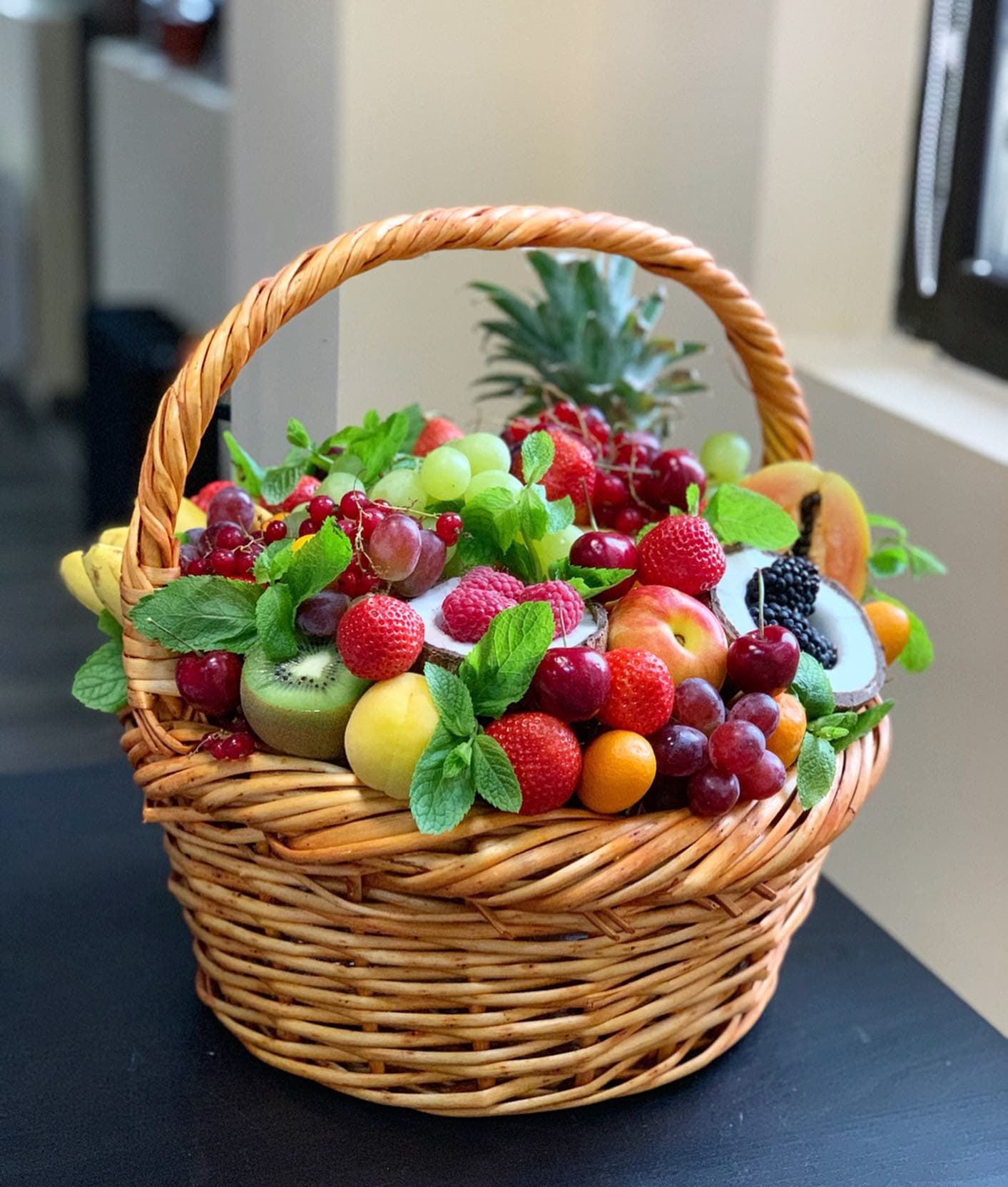 Фруктовая корзина 'Tutti Frutti Raduga'