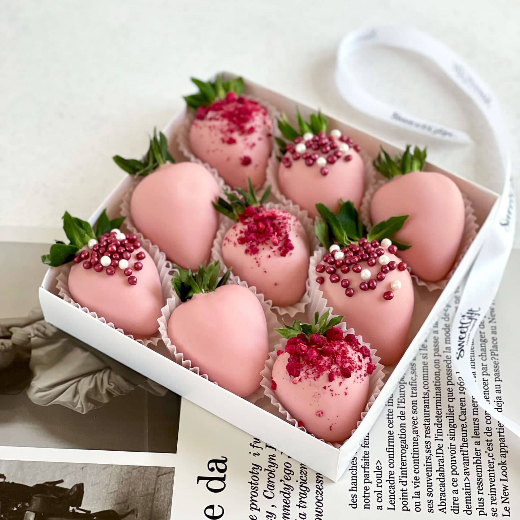 Коробка клубники в шоколаде 'Pink'