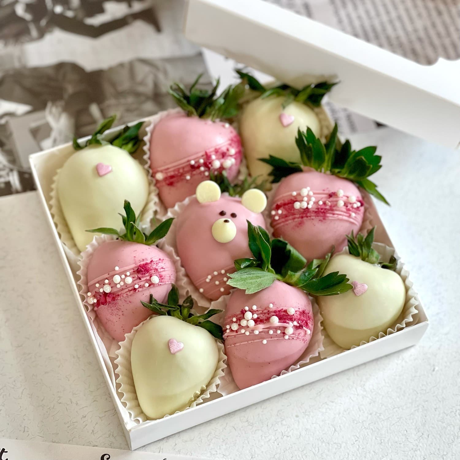 Клубника в шоколаде 'Мишки в розовом'