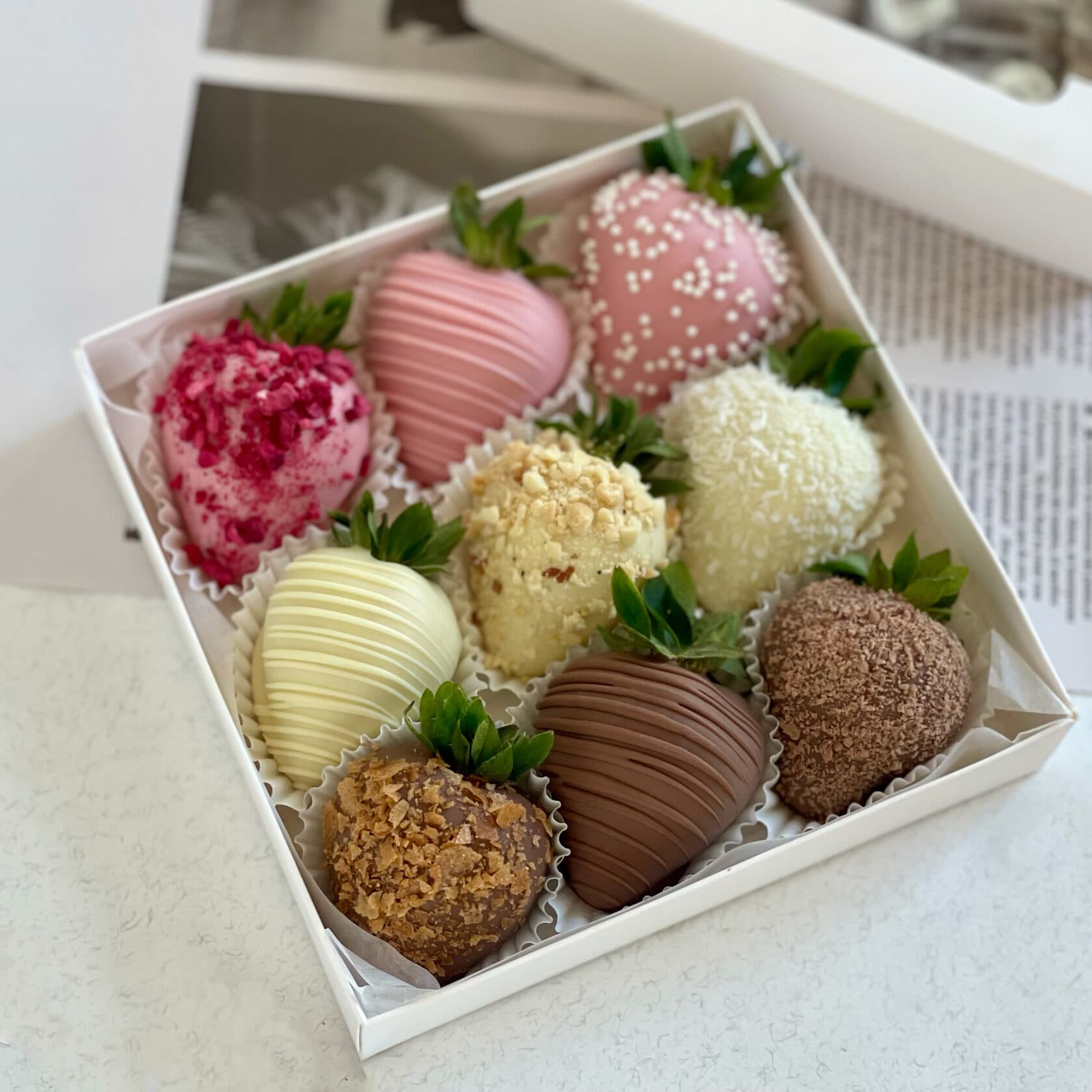 Клубника в шоколаде "Нежный микс"