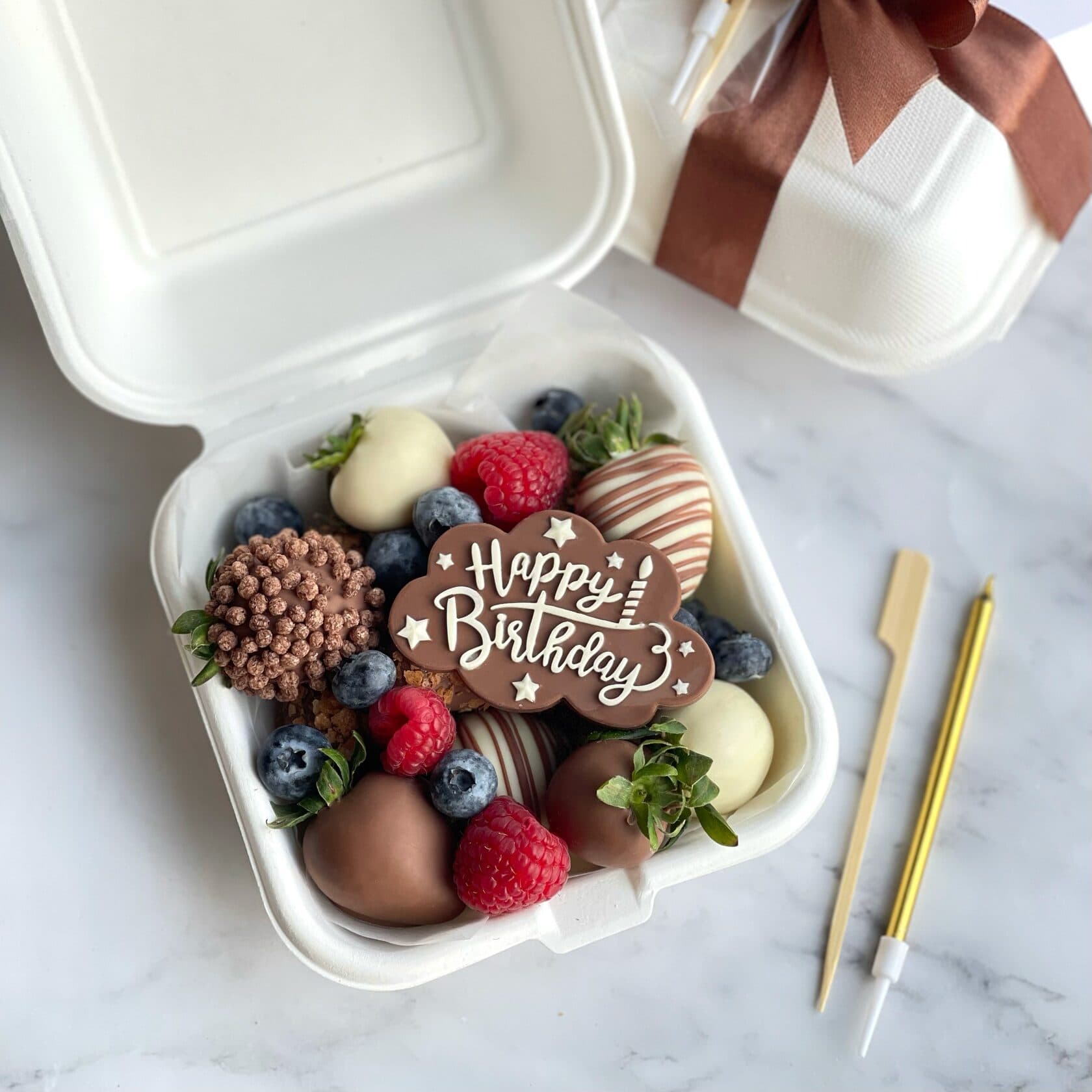 Клубничный бенто бокс 'Happy Birthday'